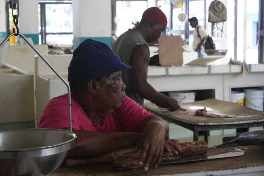 Marche aux poissons.JPG