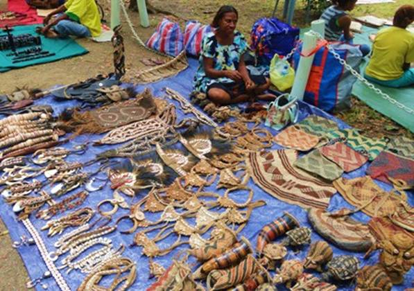 Sepik artifacts for tourists.jpg