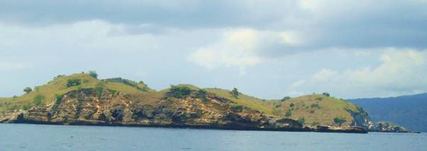 DSC06733 limestone cliffs.jpg