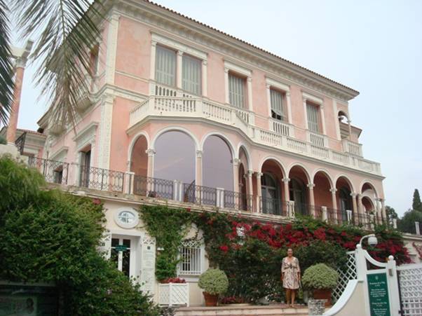 DSC04116 Rothschild Villa R.jpg