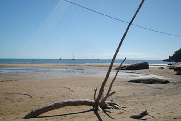 DSC06692 Kanaloa at Magnetic Island.jpg