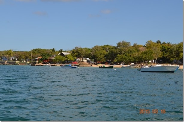 visasmallThe beach and local boats off Esperanzadavid