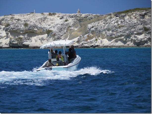 visasmallThe guests being driven to the airport by water taxidavid