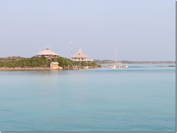 visasmallThe office and staff buildings, Warderwick Cay, from our mooringdavid