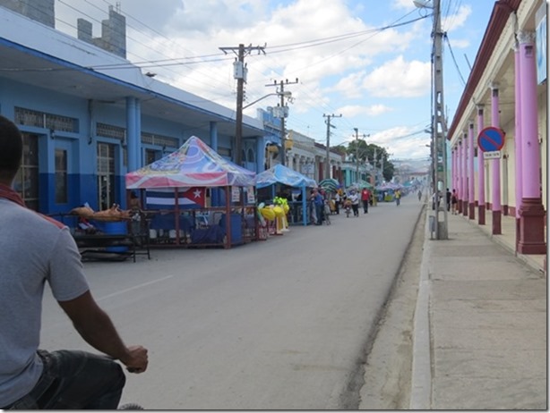 visasmallStreet Scene, Easter Sunday, Guantanimodavid