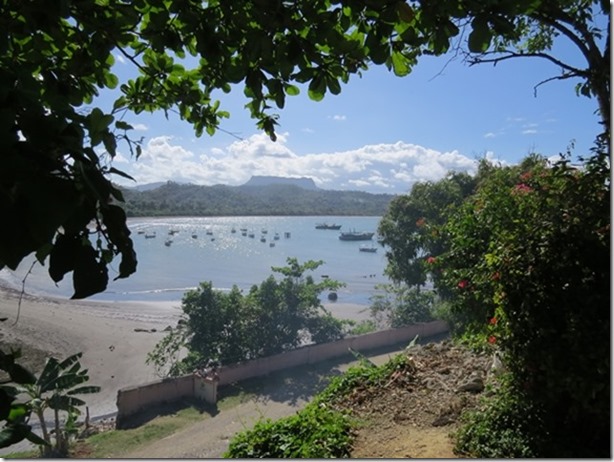 visasmallPuerto de Baracoa with El Yunque in the distancedavid