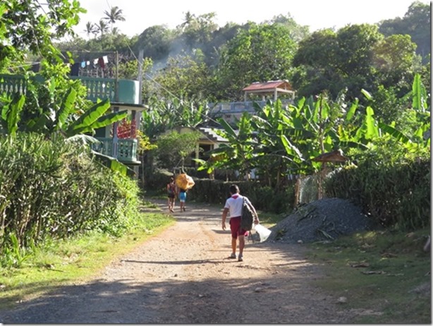 visasmallWalking in the village above Baracoa, looking for a 'museum'david