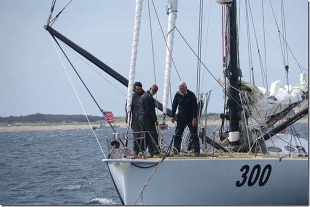 visasmallRobin Knox-Johnson and crew on Grey Powerdavid