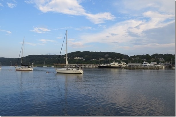 visasmallAtlantic Highlands Harbour on a sunny July daydavid