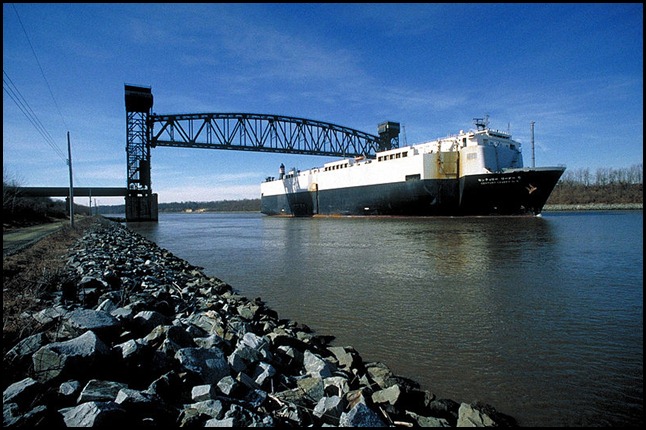 800px-Chesapeake_and_Delaware_Canal_Lift_Bridge