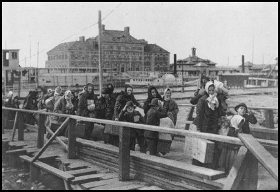 Ellis_island_1902