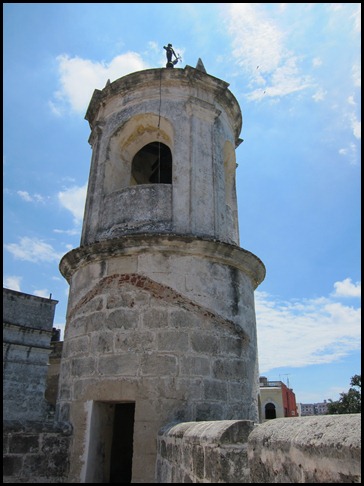 BB Cuba Bus and Fort 135