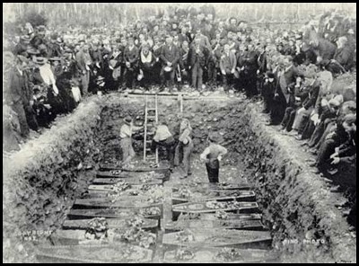 Mass_grave_at_Stillwater_for_Brunner_Mine_disaster_victimes