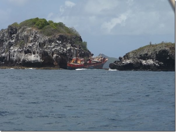 m_Wreck off Bequia 02-06-2015 12-32-30