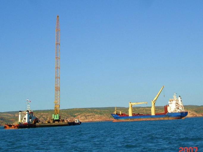 015 Bulk Ore carrier.jpg