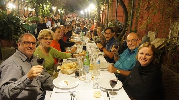 _DSC0296 Group in Venice Restaurant.JPG