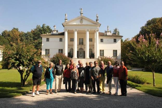 m_01 Group photo at Villa Sandi.jpg