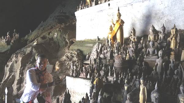 m_78 Mekong buddha cave.jpg