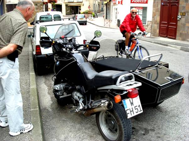 DSC03638 BMW Motorbke and sidecar.jpg