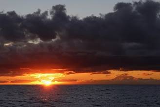 m_IMG_9053.Sun rise Mount Tiede