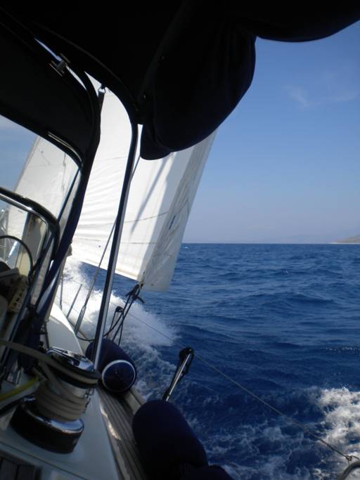 Sailing in 17 knots.JPG