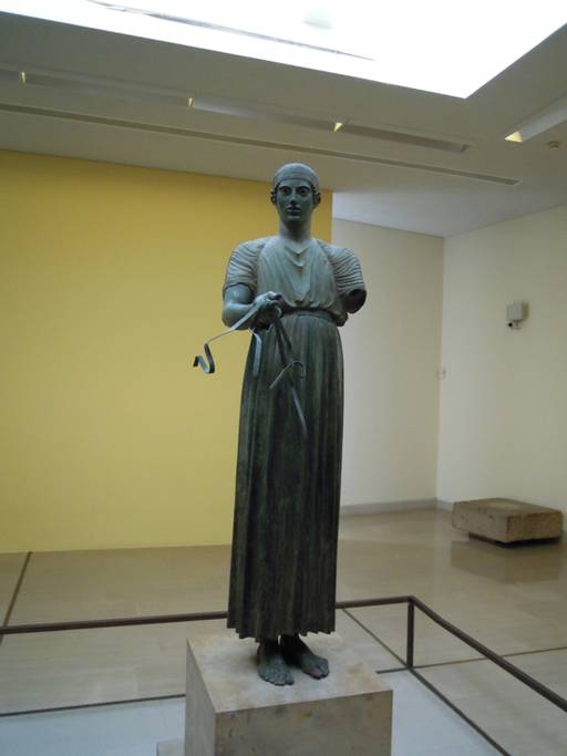 Charioteer in bronze 487 BC.JPG